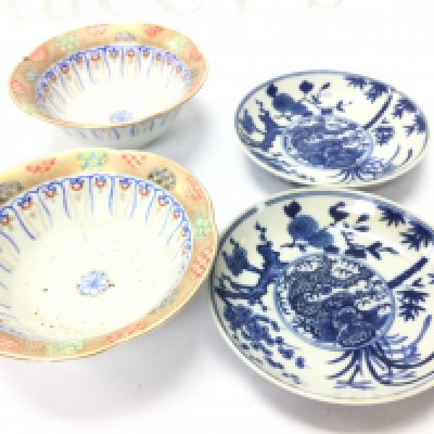 Chinese small blue and white dragon dishes and some bowls. This lot cannot be posted