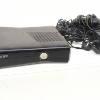 An XBOX 360 with controller..power supply and cables. No reserve