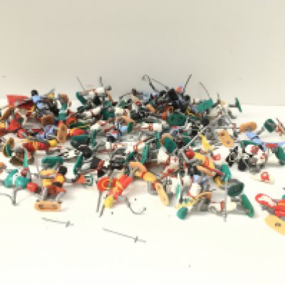 A collection of Timpo plastic knights including crusaders and others. No reserve