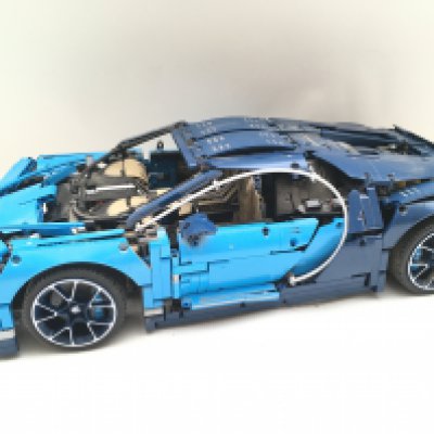 A Lego Technic Bugatti Chiron #42083. No Manual. No Reserve.