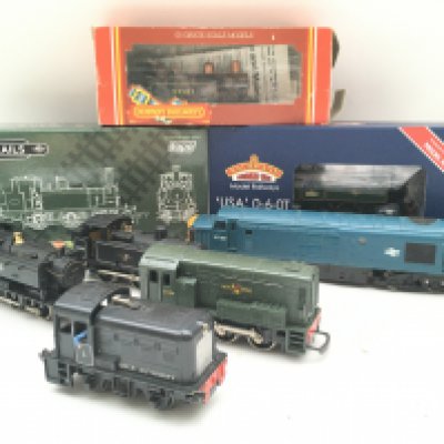 A Collection of Boxed And Loose 00 Gauge Locomotives. No Reserve.