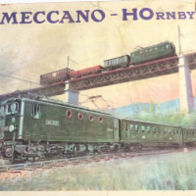 A Boxed French Meccano-Hornby H0 Gauge Passenger Train Set.