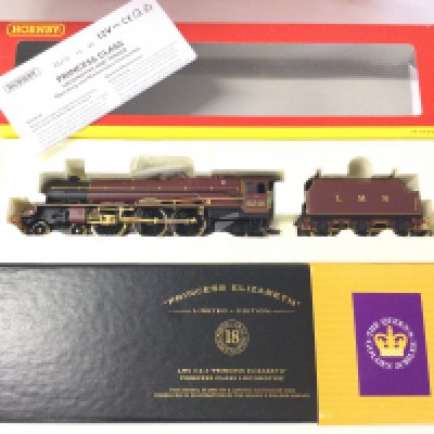 A Boxed Hornby 00 Gauge Limited Edition LMS 4-6-2 Princess Elizabeth Princess Class Locomotive. With Display Box. #R2215.