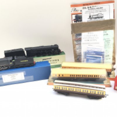 A Collection of Hornby 00 Gauge Locos. Boxed Coaches and Leaflets.