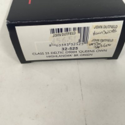 A boxed 00 gauge locomotive by Bachmann featuring 32.525 Class 55. Queens Own Highlander. No reserve