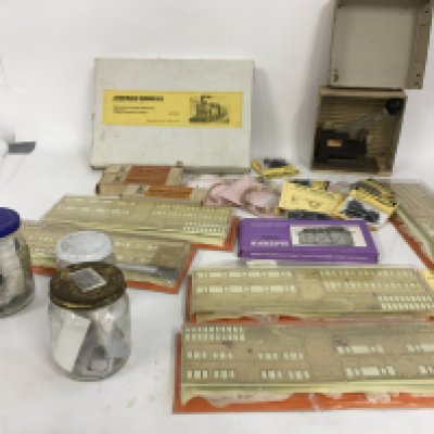 A collection of model railway kits and accessories by Jidenco and others. N and 00 gauge. No reserve