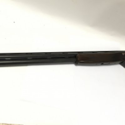 Baretta 682 rare black super sport 12g over under shotgun. 28inch barrel with multi chock and ejector. Come with canvas gun slip. Serial number E82512B. Please note that a shotgun license is required to purchase this item. Viewing is by appointment only.