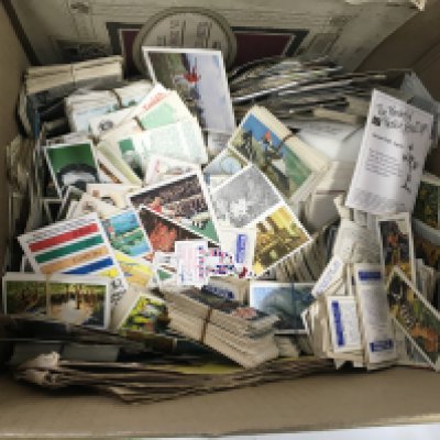 A large collection of Brooke bond tea cards, and others in albums and Loose.