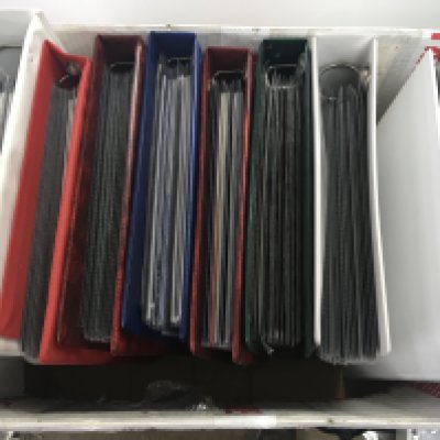 An extensive collection of over 1000 Great Britain first day covers from 1970-2017 housed in 17 albums. A large amount have special handstamps, many with limited edition Benham silk covers.