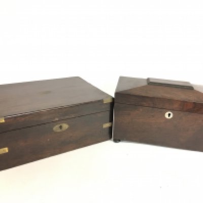 An oak tea caddy 22x30x13cm (damaged) and a writing box 16x28x14cm