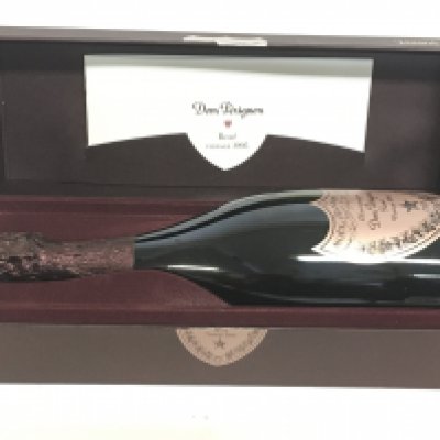 A boxed bottle of Dom Perignon rose 1995. This lot cannot be posted