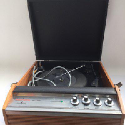 A Corvette De Luxe portable record player. NO RESERVE