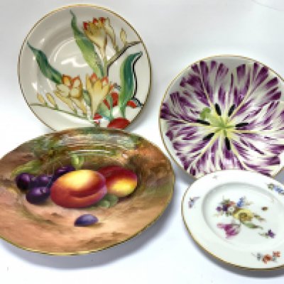 A Royal Worcester hand painted dish signed Moseley for George Moseley 1937, 16cm. A Susie Cooper dish for Grays pottery, 13.5cm, A Meissen bowl saucer with tulip decoration (star crack to the underside), Meissen miniature tea plate. (D)