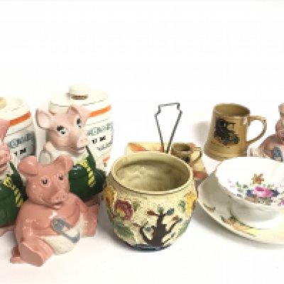 NatWest porcelain pig figures, rum containers, Indian tree vase, Woodland dish, Wade ceramics, ornaments, spirit containers etc. This lot cannot be posted- NO RESERVE