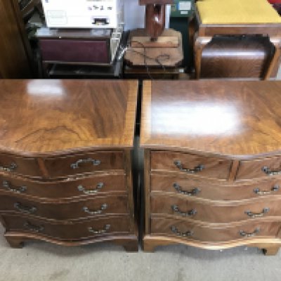 A pair of reproduction mahogany serpentine chests of drawers , dimensions 48x69x78cm. NO RESERVE
