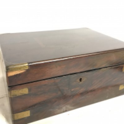 A mahogany writing box, with inlaid design. Dimensions 23x30x14cm. NO RESERVE
