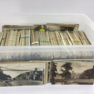 A box of approx 1100 mixed postcards. Shipping category C. NO RESERVE