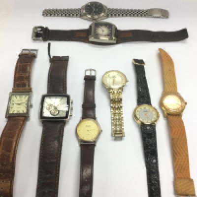 A collection of mixed watches. Shipping category B.- NO RESERVE