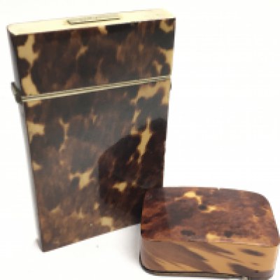 A tortoiseshell snuff box and card case, dimensions 1.7x3.3x5.2cm & 1x5.5x9cm Postage category A