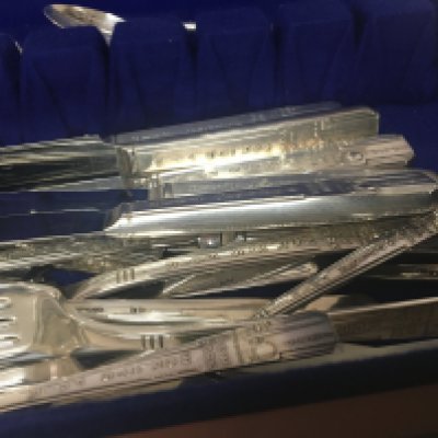 A collection of interesting cutlery from the 1939 New York World Tray Fair a silver Art Nouveau spoon and other cutlery.