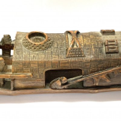 2 Chinese bamboo brush pots together with a carved Chinese bamboo junk. (C).