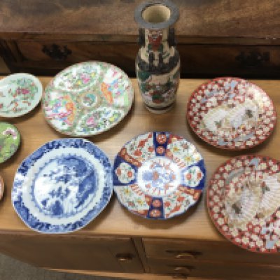 A collection of oriental ceramic including Imari etc.