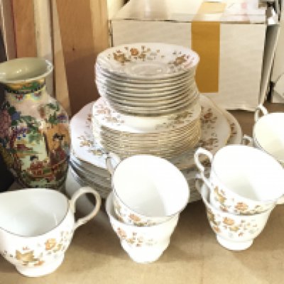 A Colclough bone china part tea set including cups and saucers and a modern Japanese vase. this lot cannot be posted