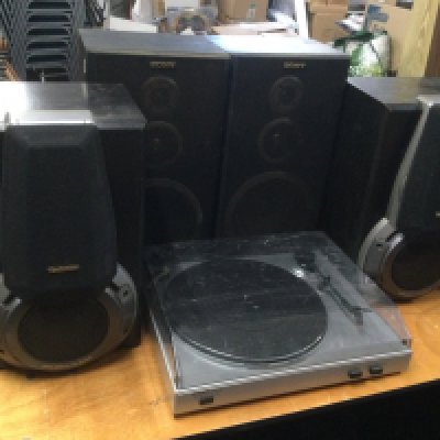 An Ion USB turntable, a pair of Technics speakers and a further pair of Sony speakers (5).