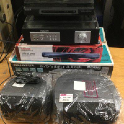 Two turntables comprising a Maxim and a Sony example, two boxed DVD players and two Aiwa speakers (6).