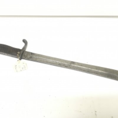 A German imperial I world war bayonet the Stitengewehr 98 with butchers blade with makers stamp. Length 49cm