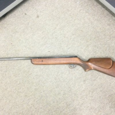 A BSA Supersport air rifle. Shipping category D.