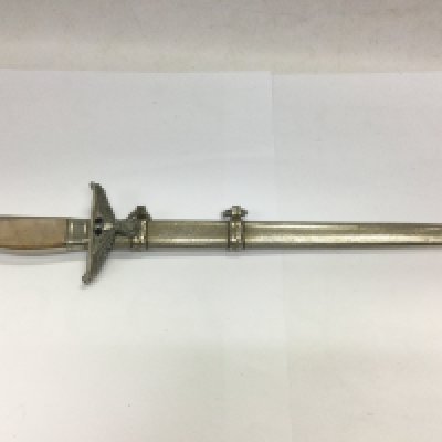 A good quality retrospective copy of a WW2 Government official German dagger. Shipping category D.