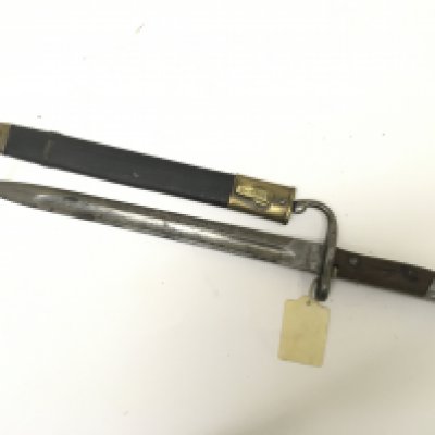 A Turkish M1890 bayonet with with hook quilon maker Simson & Co SUhl. With brass and leather scabbard. 45cm