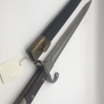 A good example of I world war Mauser bayonet possible M1890 pattern with hook quilon conforming leather and brass scabbard with matching numbers Bb6155.  Maker Simson&Co SUhl. Length 45cn 