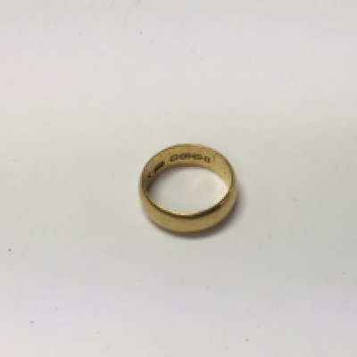 A 22ct wedding band approx 7.21 grams, size M.