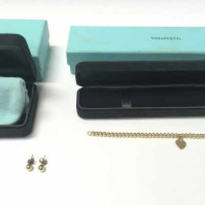 An 18ct gold Tiffany ball bracelet and matching ball studs. Total weight Approx 11.09g