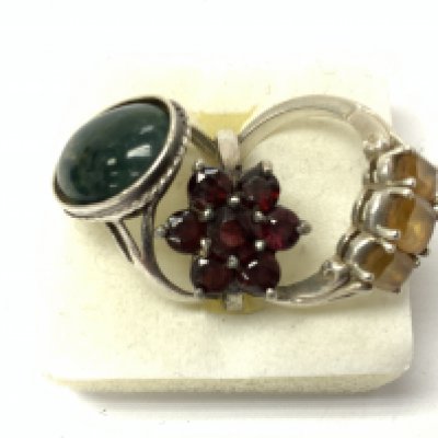 Three sterling silver rings. Postage category A. NO RESERVE