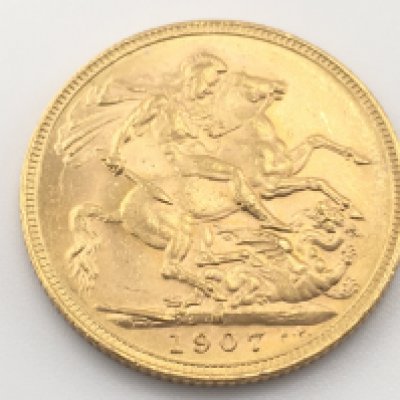 A 1907 full sovereign with Melbourne mint mark. Postage cat A.