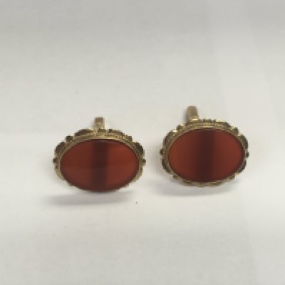 A pair of carnelian cufflinks, Approx 9.89 grams.