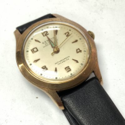 Gent midi size Geneva wristwatch. Postage category A. NO RESERVE