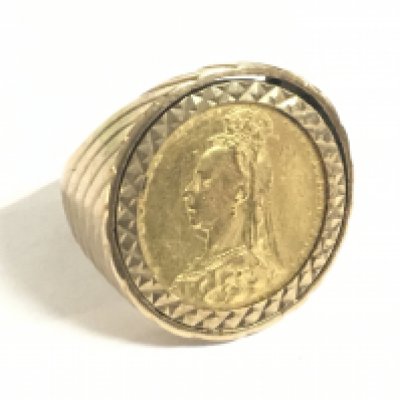 An 1895 gold sovereign mounted on a 9ct gold ring, size S. Total weight 14.7g. Postage category a