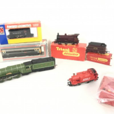 5 Boxed And Loose 00/H0 Gauge Locos Including A Flying Scots Man.