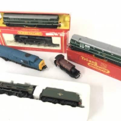 A Collection Of 6 Boxed And Loose 00 Gauge Locomotives. No Reserve.