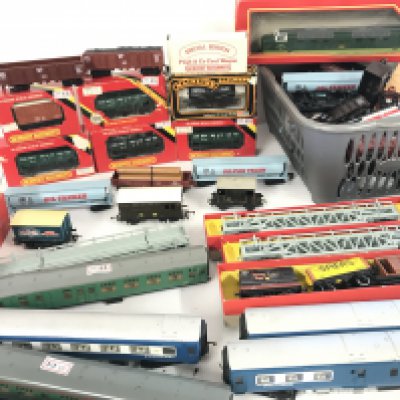 A Box Containing 00 Gauge Locomotives. Wagons Etc. No Reserve.