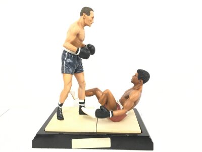 A Endurance Limited Henry Cooper Vs Cassius Clay Set.