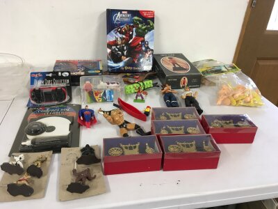 An assorted collection featuring Thunderbirds, Star Wars, Marvel plus others.  No reserve