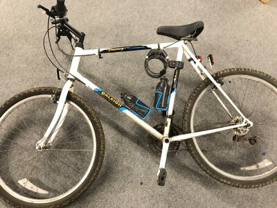 A Raleigh Discovery Hyperglide Mountain Bike. No Reserve.