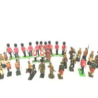 A Small Collection Of Plastic And Repainted Led Britains Soldiers.