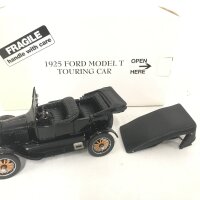 A Boxed Franklin Mint 1025 Ford Model T Touring Car. 1/16 Scale.