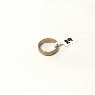 A 9ct gold wedding band. Approx weight 3.3 grams. Size N